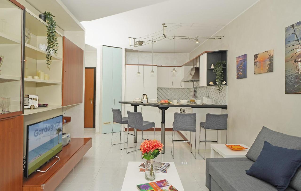 Casa Rudi - Gardagate Apartment Сирмионе Екстериор снимка