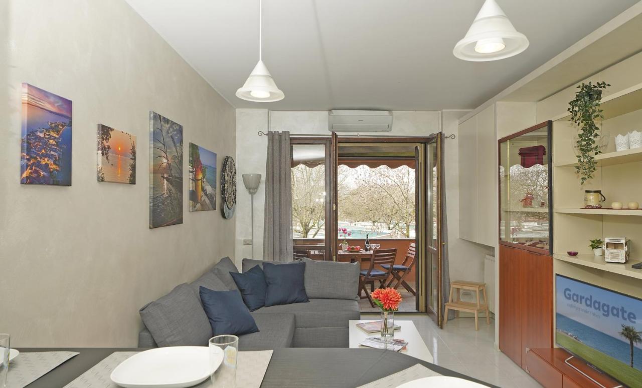 Casa Rudi - Gardagate Apartment Сирмионе Екстериор снимка