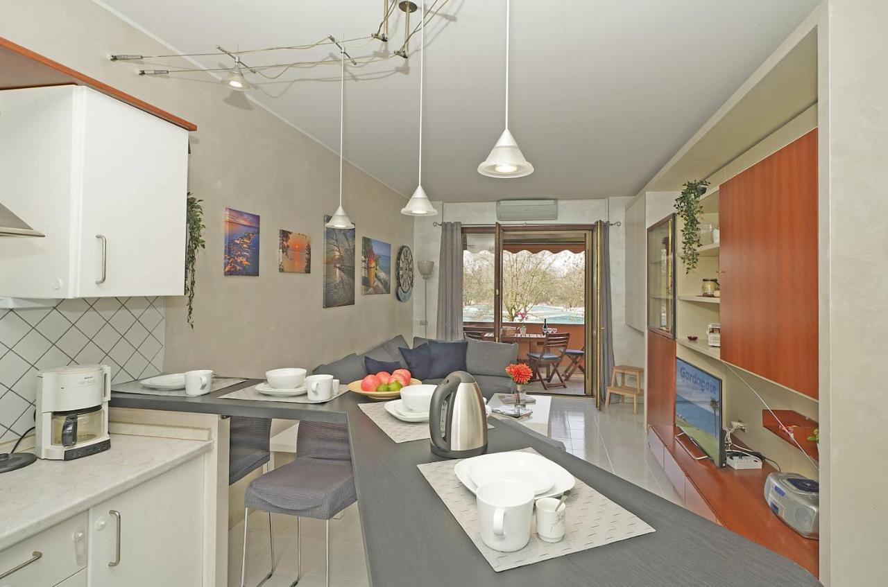 Casa Rudi - Gardagate Apartment Сирмионе Екстериор снимка