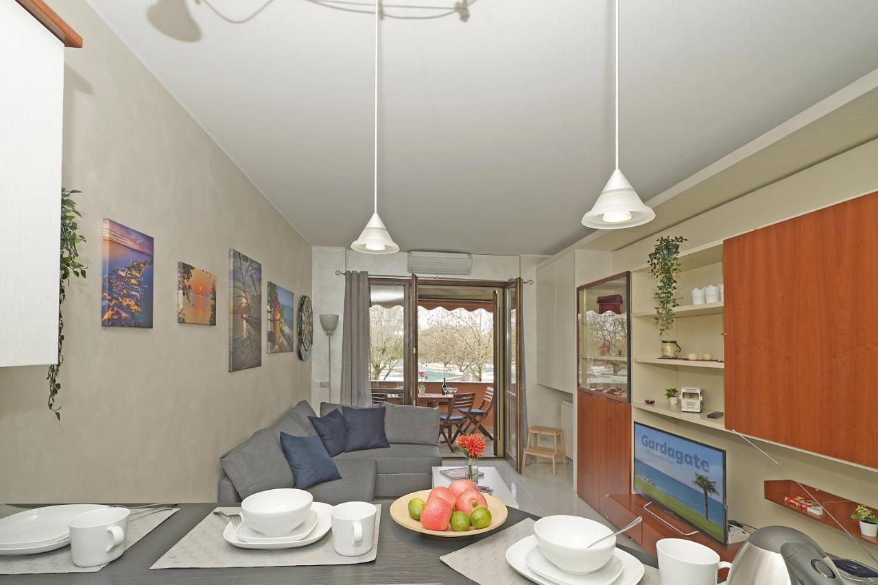 Casa Rudi - Gardagate Apartment Сирмионе Екстериор снимка
