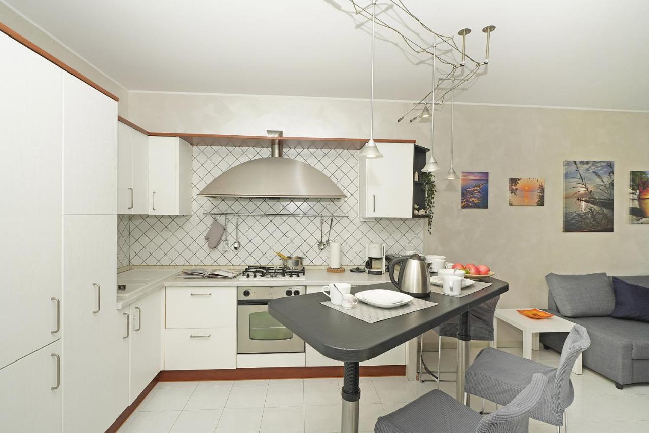 Casa Rudi - Gardagate Apartment Сирмионе Екстериор снимка