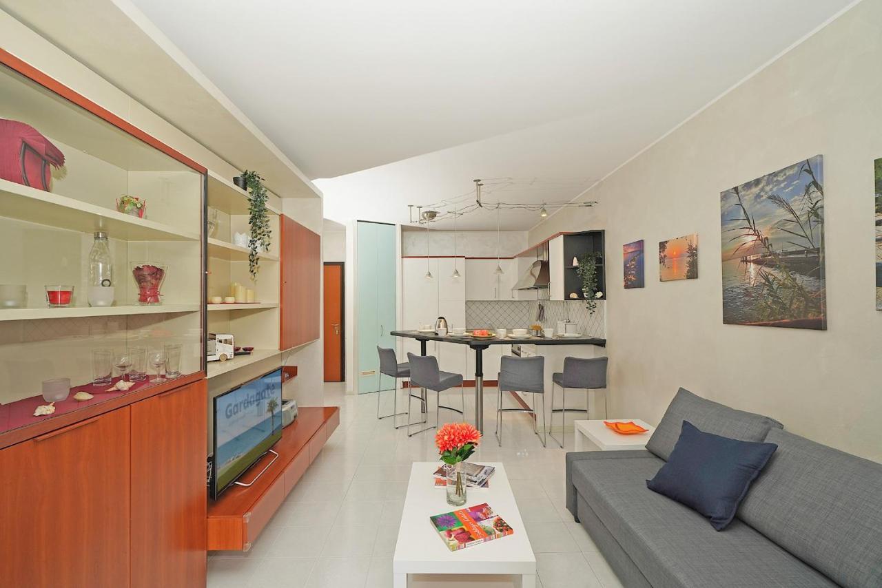 Casa Rudi - Gardagate Apartment Сирмионе Екстериор снимка